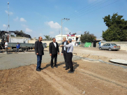  بالصور: البدء بانشاء متنزه ألعاب للأطفال في حارة ابو حجاج بمدينة اللد